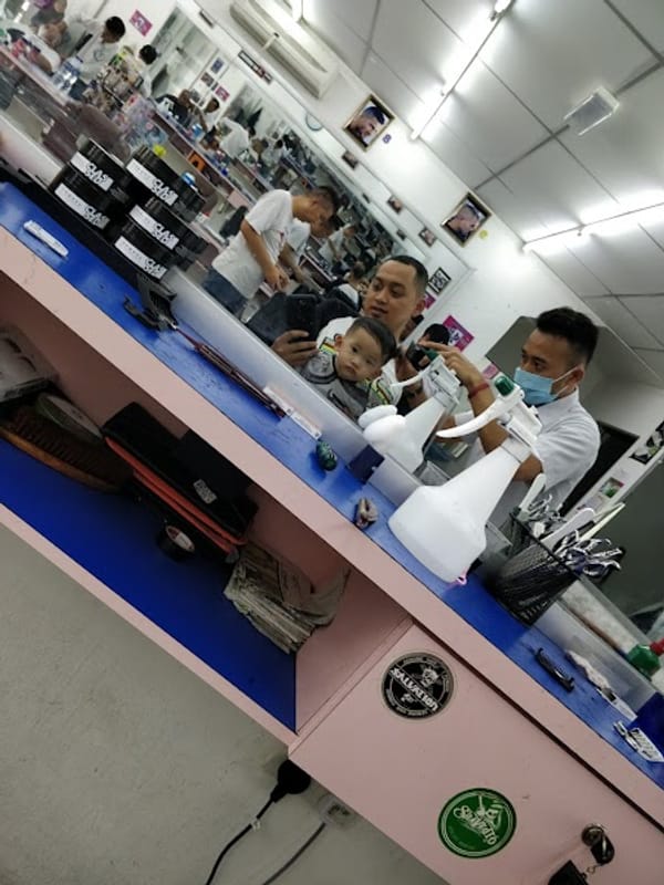 Kedai Gunting Rambut Dua Z Taman Universiti, Skudai Barberhead